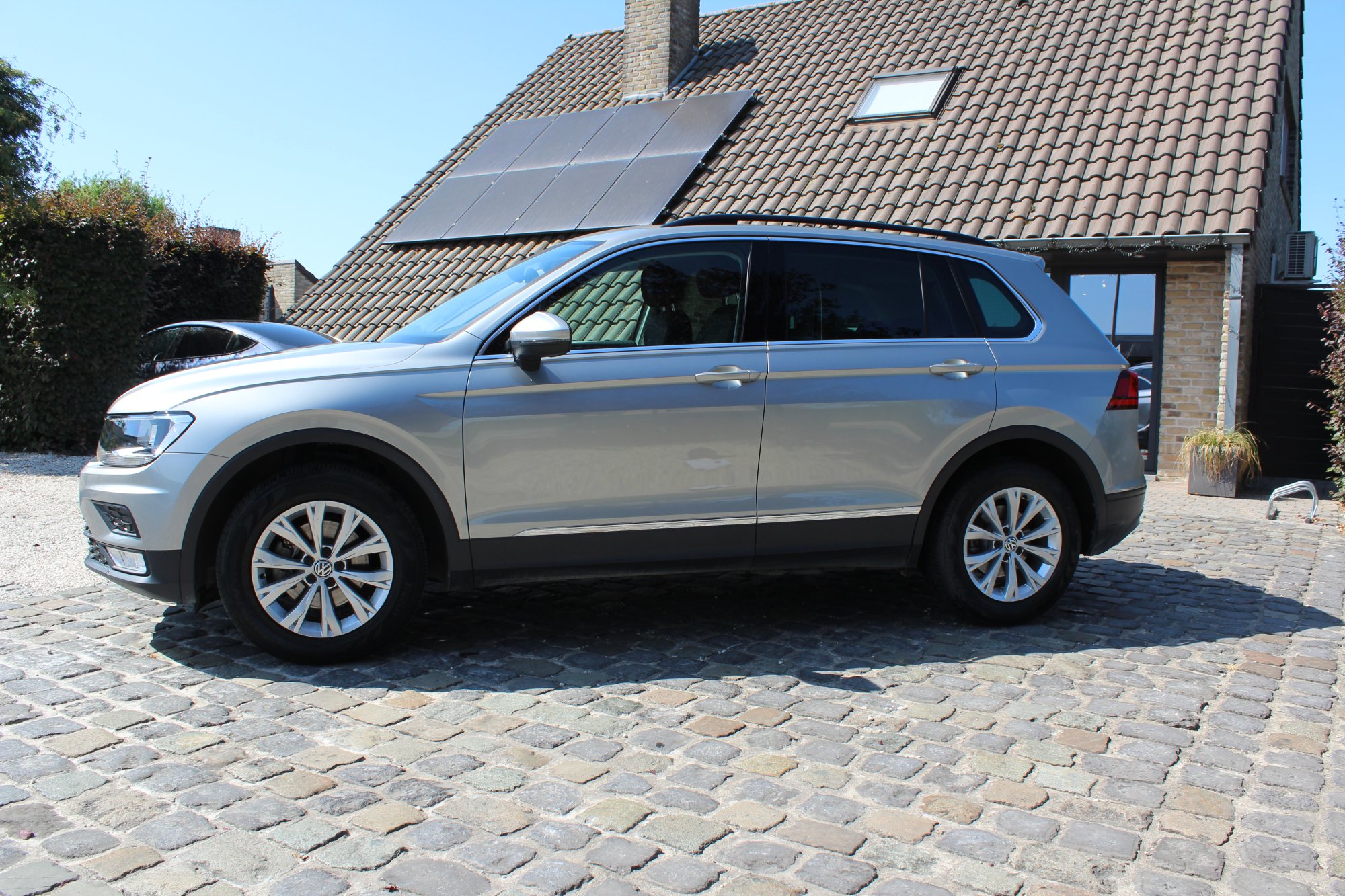 Volkswagen Tiguan - foto 2
