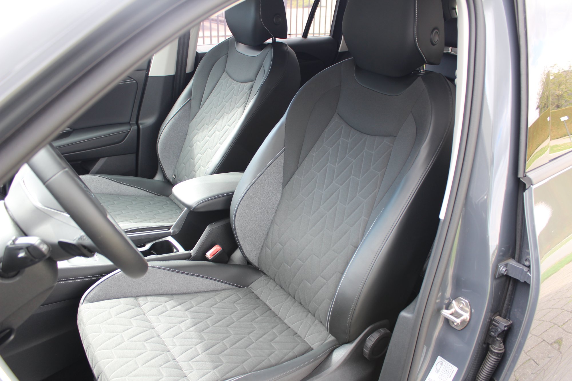 Volkswagen Tiguan - foto 12
