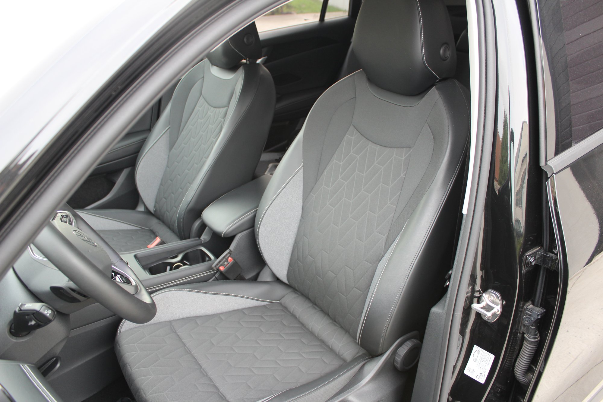 Volkswagen Tiguan - foto 12