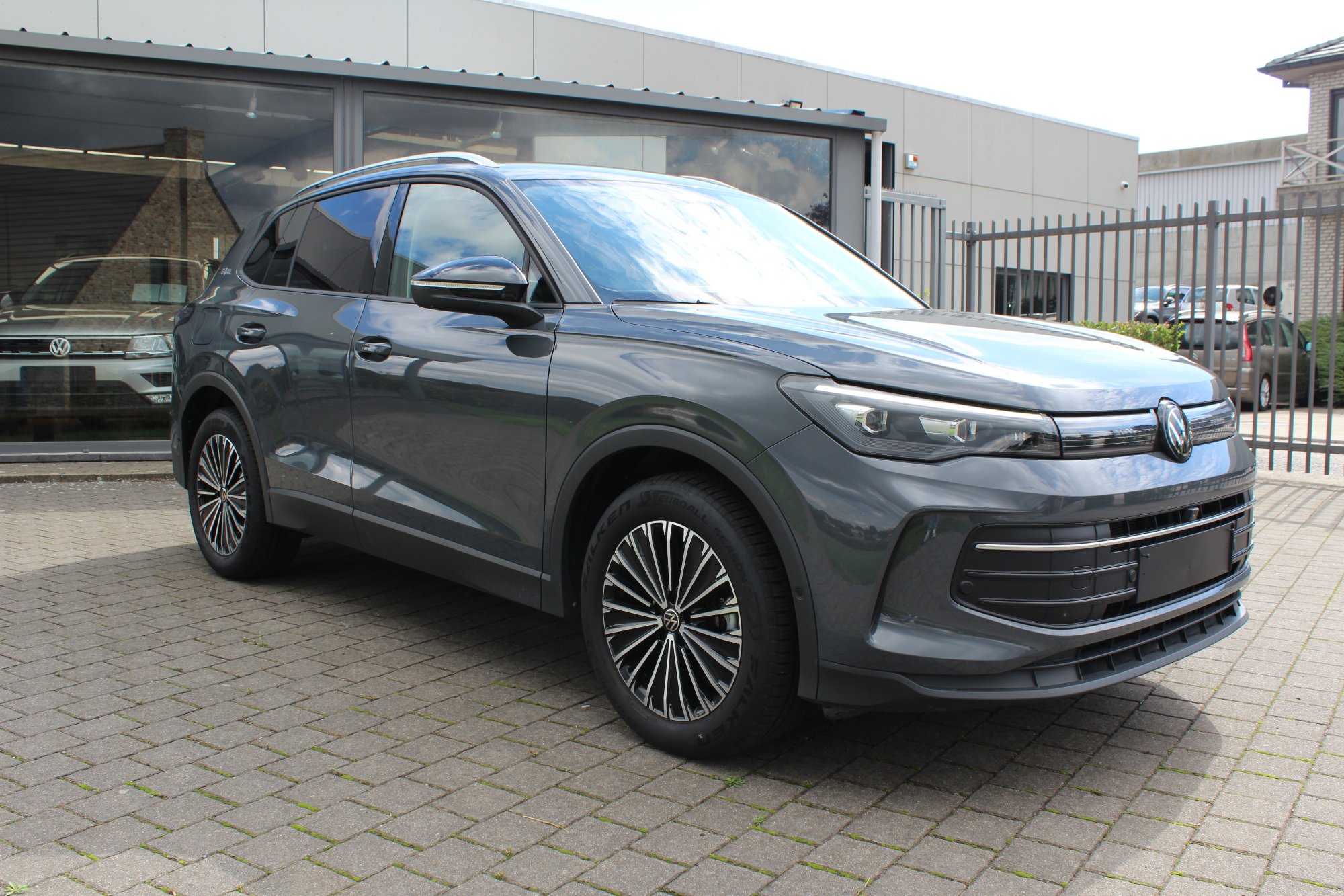 Volkswagen Tiguan - foto 3