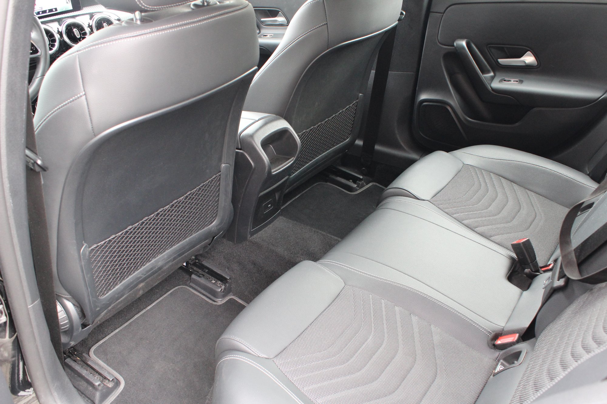 Mercedes A180 - foto 6